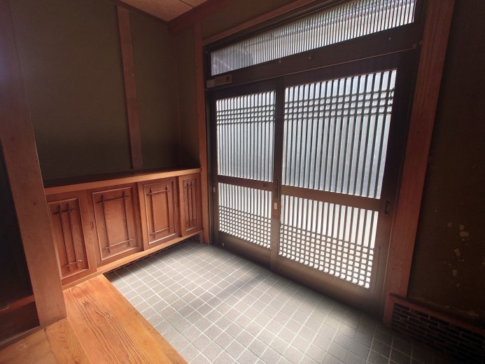 玄関①